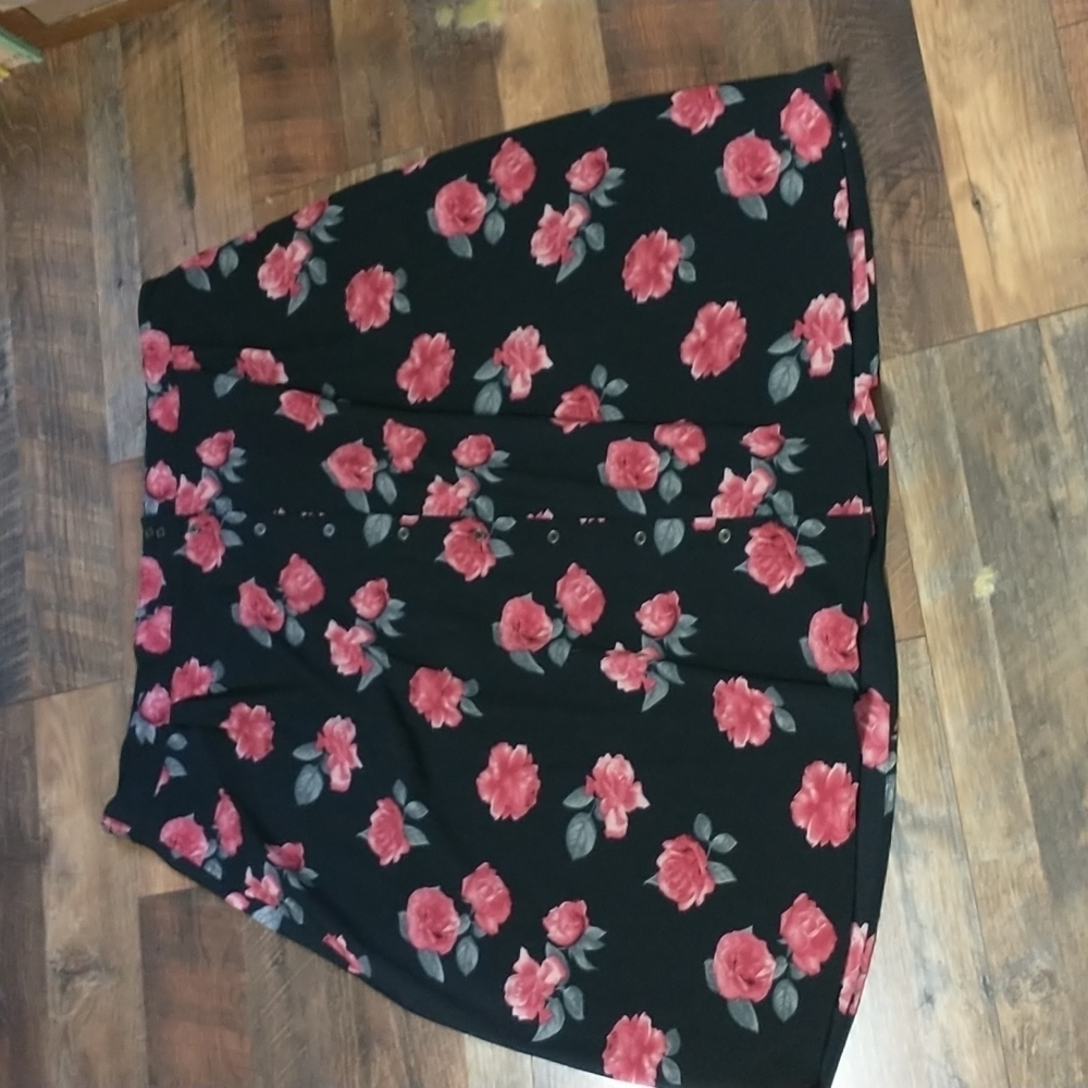 Knee Length Black Skirt with Red Roses - Plus size 3X - Button Front - NWT
